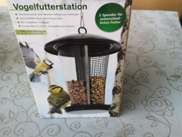 Vogelfutterstation - 1