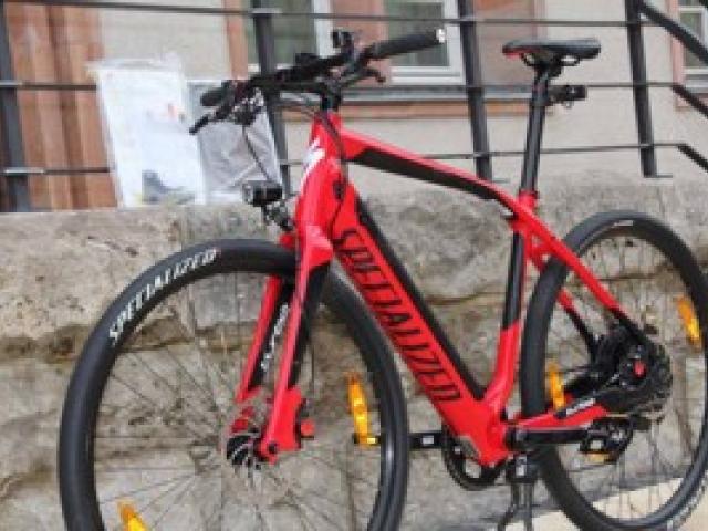 Specialized Turbo S red Rh.L E-Bike Pedelec - 1